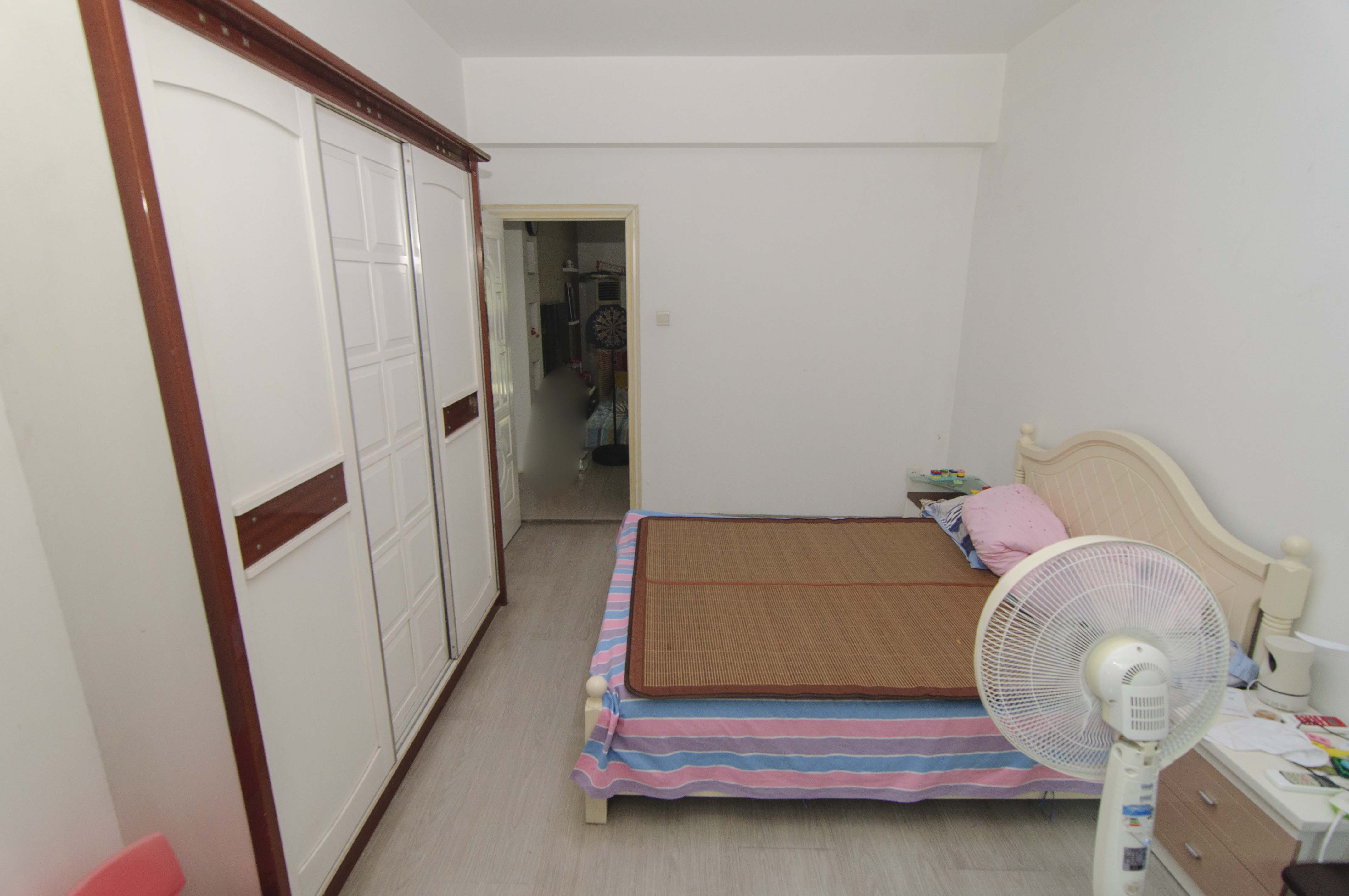 华盛家园  3室2厅1卫    104.99万卧室