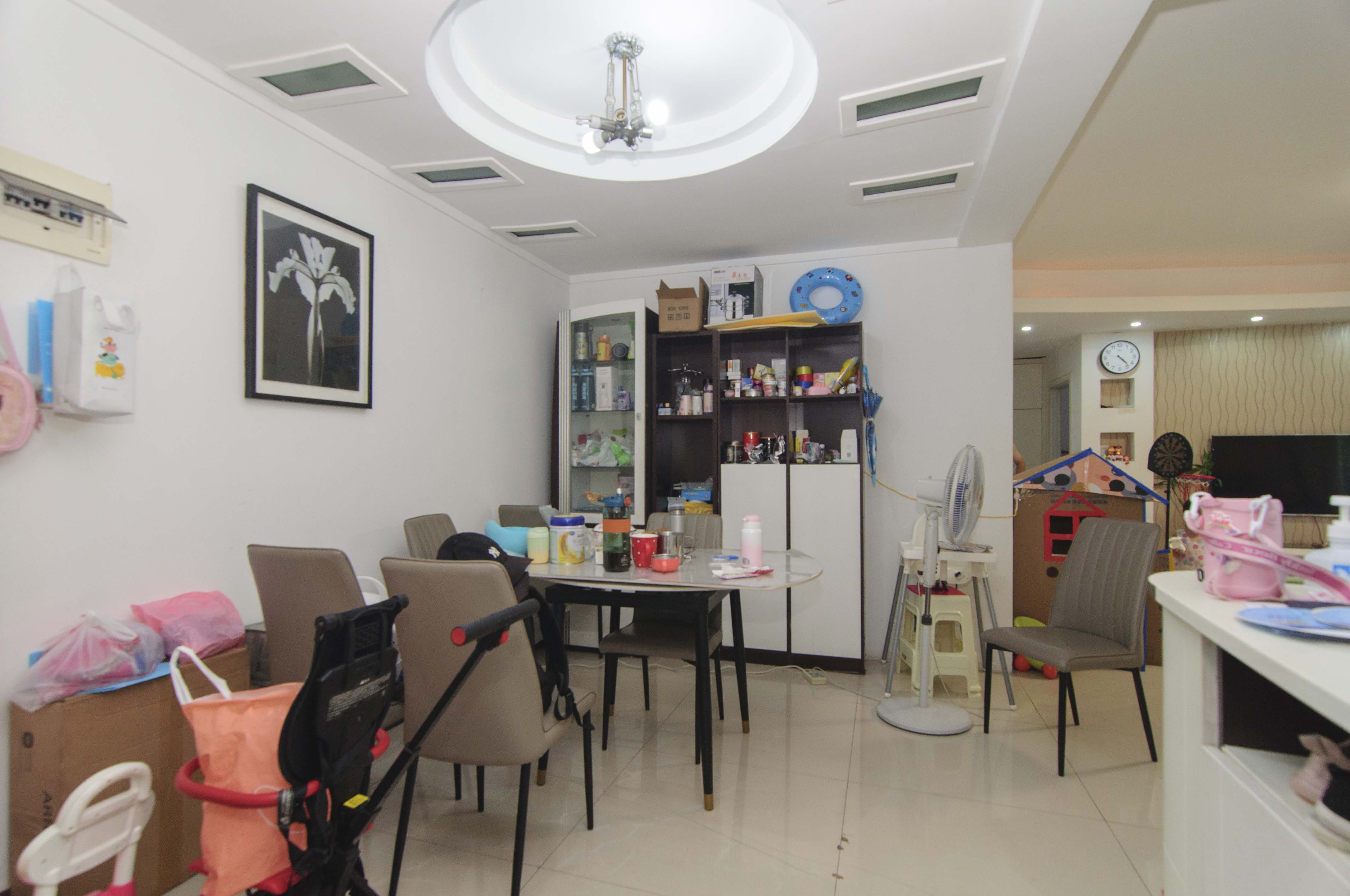 华盛家园  3室2厅1卫    104.99万客厅