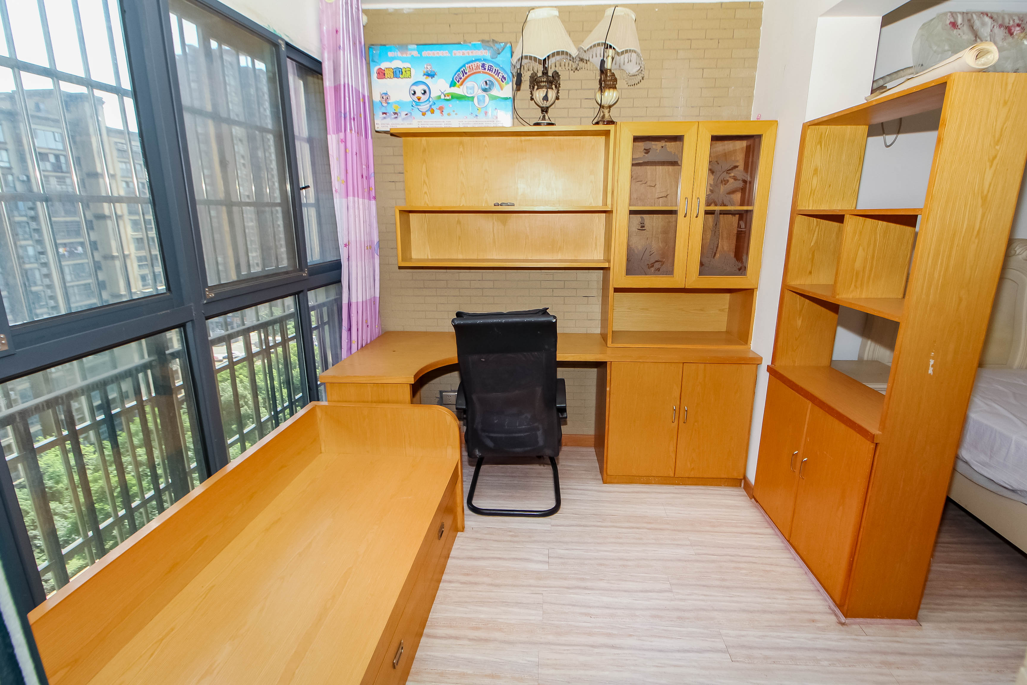中建麓山和苑  3室2厅2卫   140.00万阳台