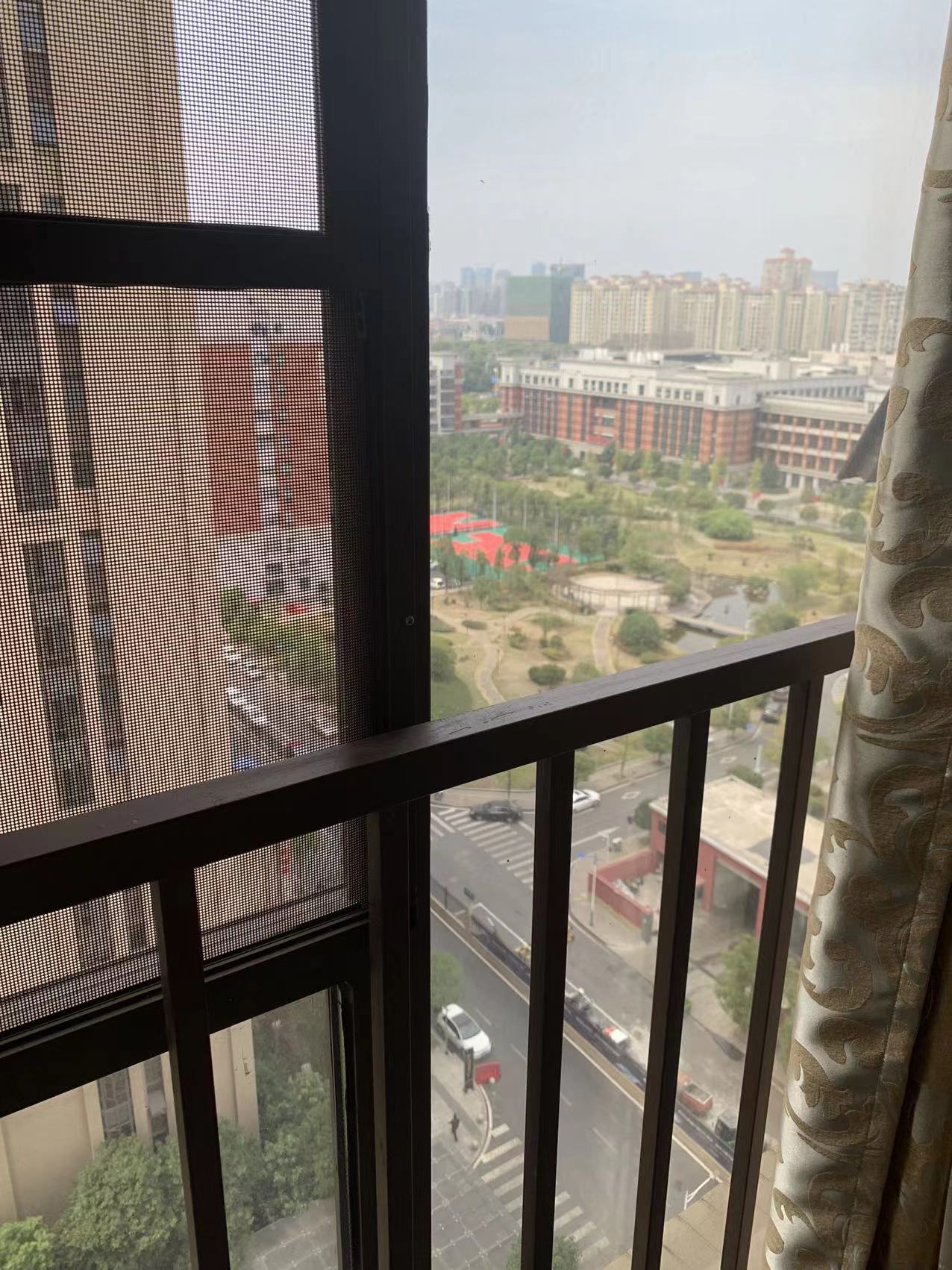 中泰财富湘江 1室0厅1卫 50.0万 中泰财富湘江 1室0厅1卫 50.0万客厅