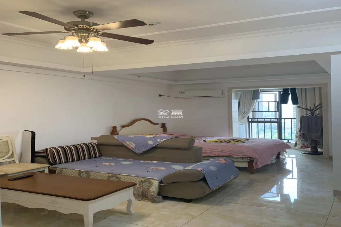 中泰财富湘江 1室0厅1卫 50.0万 中泰财富湘江 1室0厅1卫 50.0万客厅