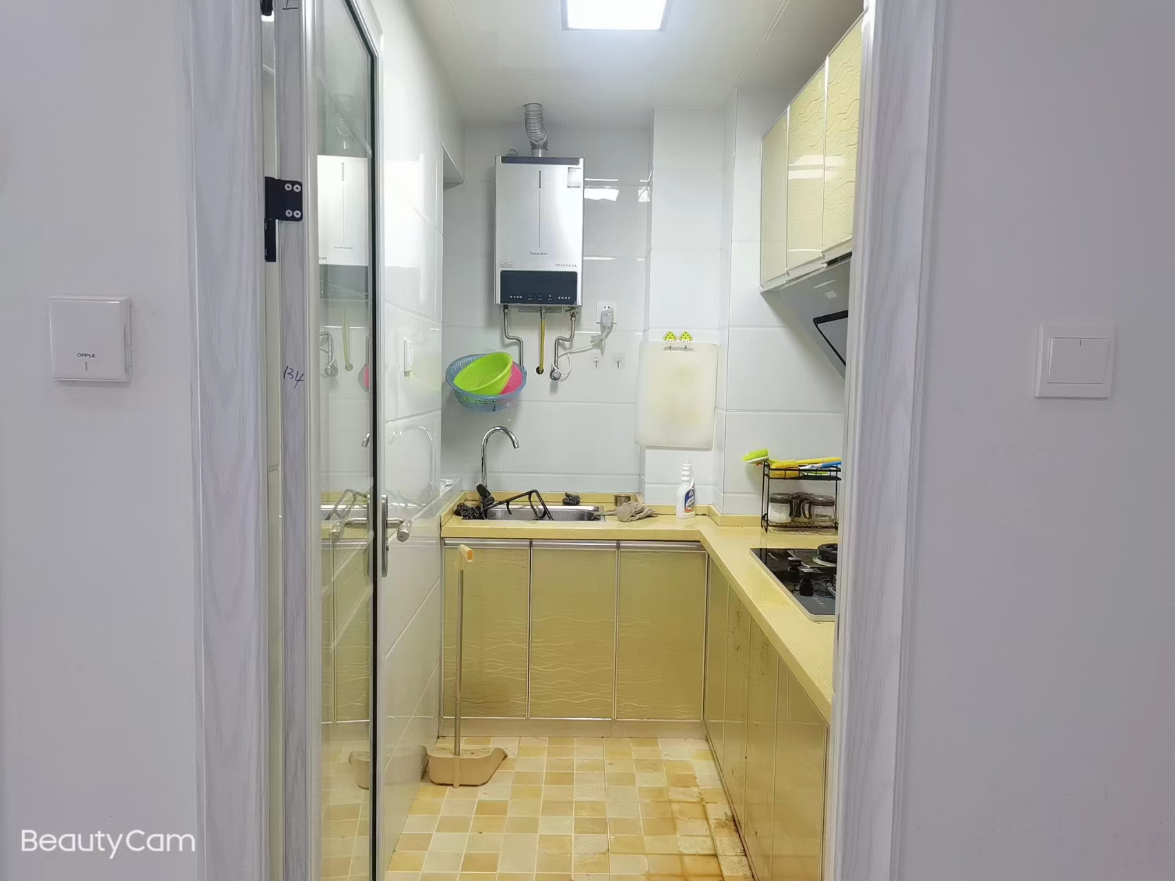 中建御山和苑 1室1厅1卫 40.0万 中建御山和苑 1室1厅1卫 40.0万客厅