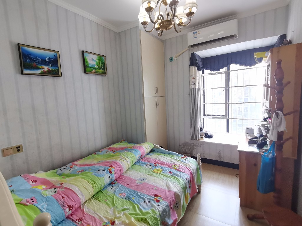 莱茵小镇 3室2厅2卫 58.8万 莱茵小镇 3室2厅2卫 58.8万客厅