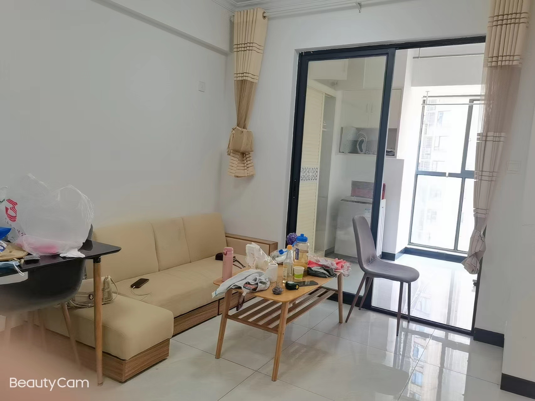 中建御山和苑 1室1厅1卫 40.0万 中建御山和苑 1室1厅1卫 40.0万客厅