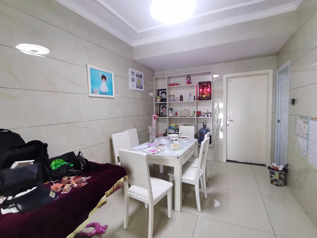 莱茵小镇 3室2厅2卫 58.8万 莱茵小镇 3室2厅2卫 58.8万客厅