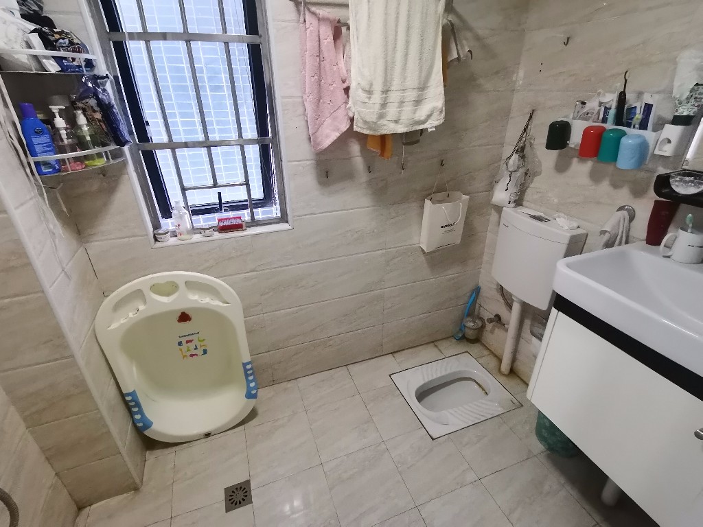 莱茵小镇 3室2厅2卫 58.8万 莱茵小镇 3室2厅2卫 58.8万客厅