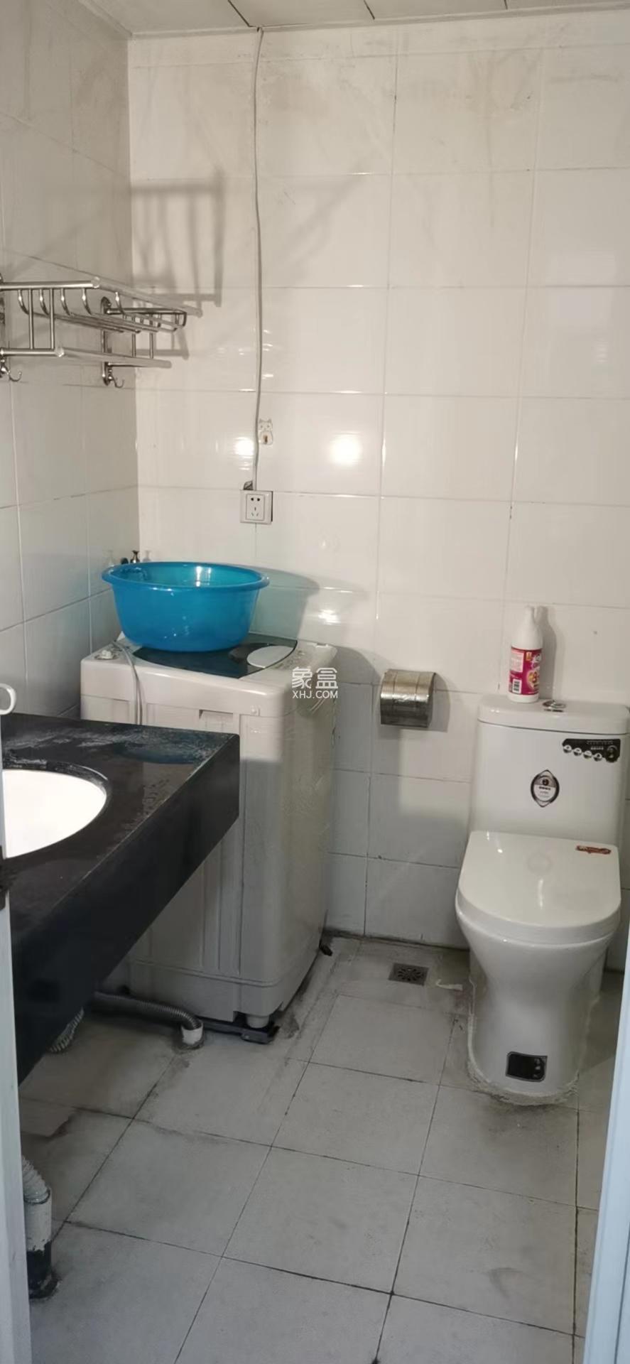 东都大酒店(东都大厦) 1室1厅1卫 23.8万 东都大酒店(东都大厦) 1室1厅1卫 23.8万客厅