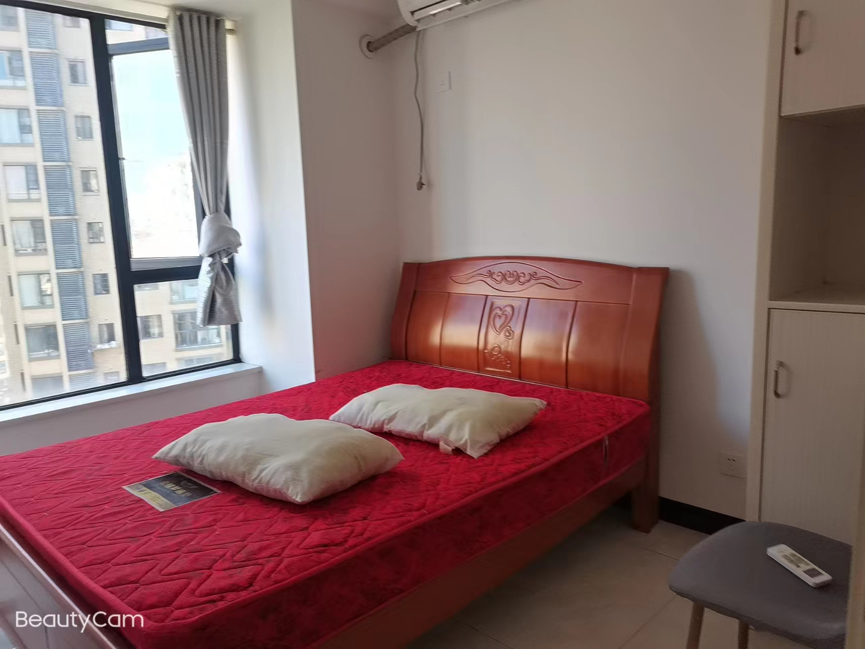 中建御山和苑 1室1厅1卫 40.0万 中建御山和苑 1室1厅1卫 40.0万客厅