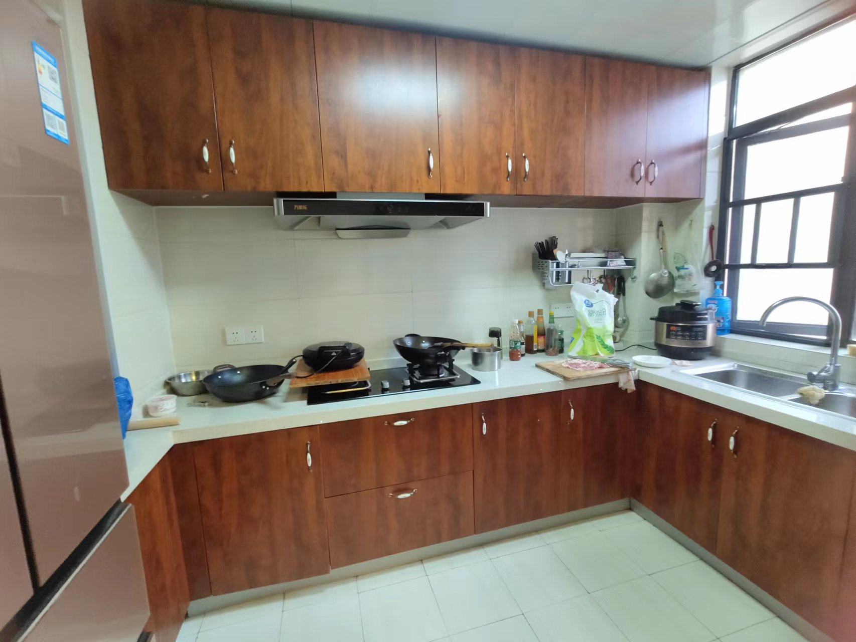 经世龙城 3室2厅1卫 75.0万 经世龙城 3室2厅1卫 75.0万客厅