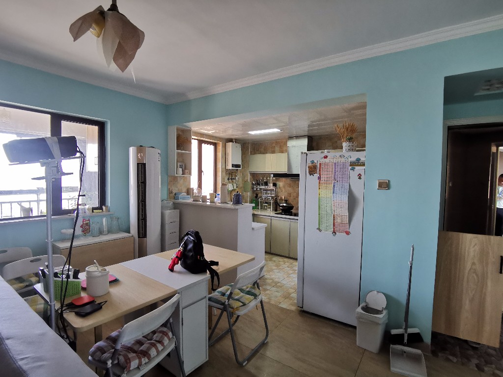 东部美的城 3室2厅2卫 88.0万 东部美的城 3室2厅2卫 88.0万客厅