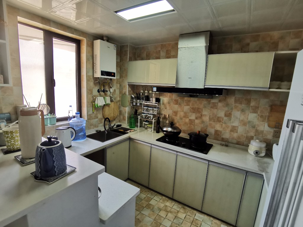 东部美的城 3室2厅2卫 88.0万 东部美的城 3室2厅2卫 88.0万客厅