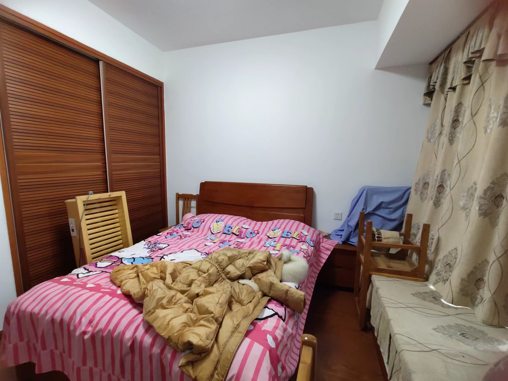 经世龙城 3室2厅1卫 75.0万 经世龙城 3室2厅1卫 75.0万客厅