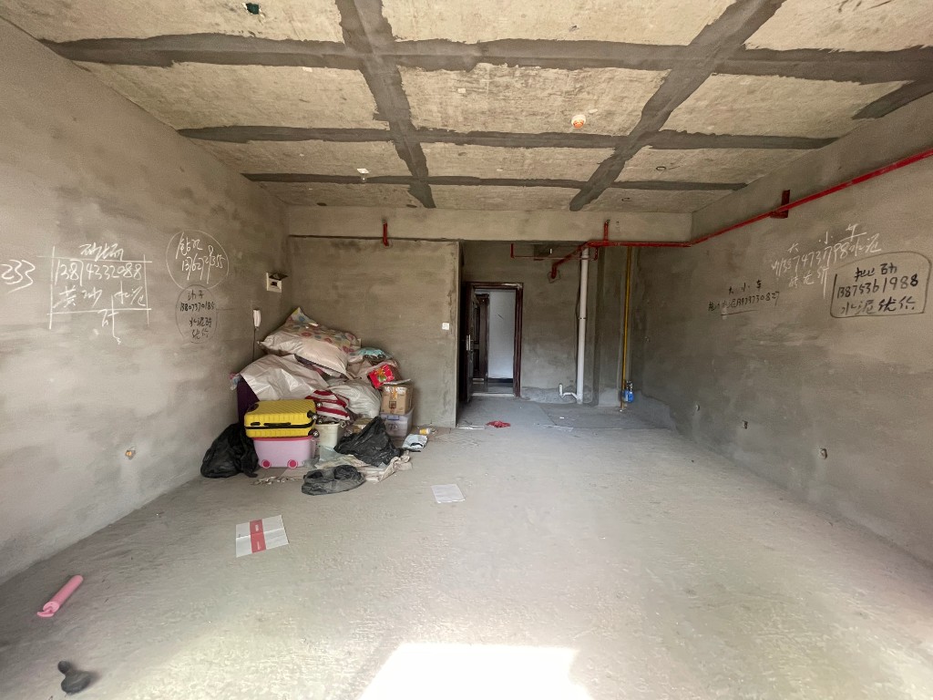 香格里拉  2室1厅1卫    32.8万 香格里拉  2室1厅1卫    32.8万客厅