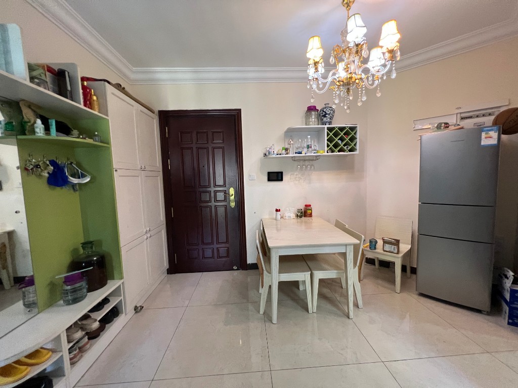 恒大绿洲 2室2厅1卫 56.8万 恒大绿洲 2室2厅1卫 56.8万客厅