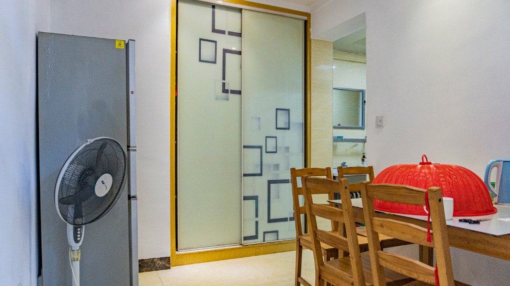 滨江财富中心  2室2厅1卫    38.0万客厅