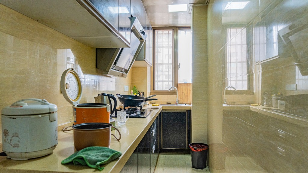 滨江财富中心  2室2厅1卫    38.0万客厅