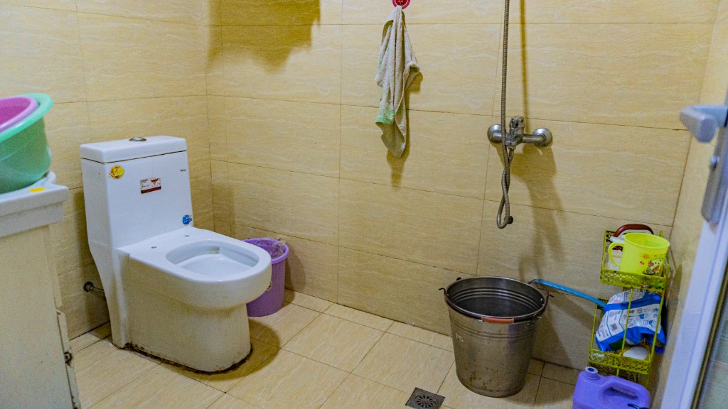 滨江财富中心  2室2厅1卫    38.0万客厅