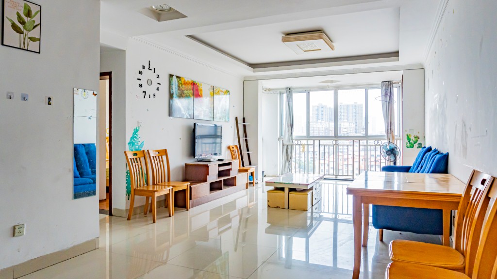 龙洲汇龙苑  2室2厅1卫    50.8万客厅