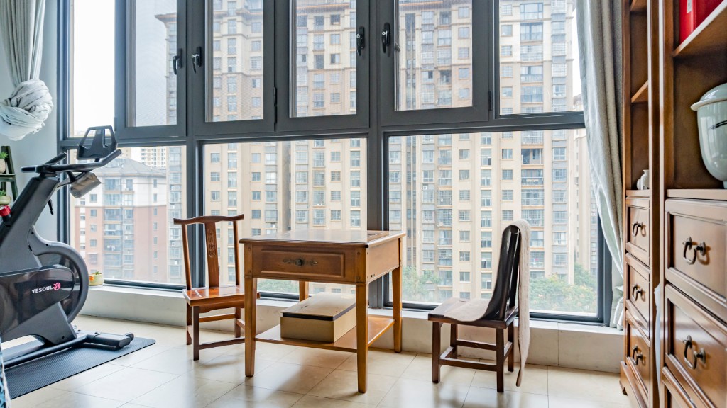 滨江花园 4室2厅2卫 99.8万 滨江花园 4室2厅2卫 99.8万客厅