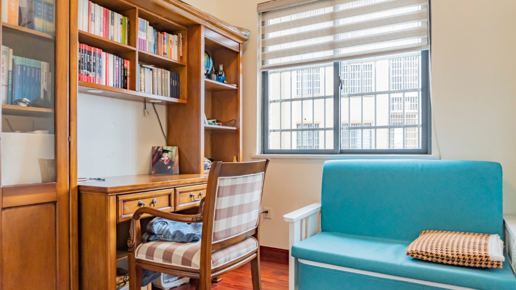 滨江花园 4室2厅2卫 99.8万 滨江花园 4室2厅2卫 99.8万客厅