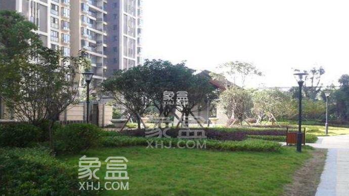 星沙大道二手房推荐 蓝山郡坐在家中欣赏花草繁茂不仅是一处美景 是家庭生活的别致享受