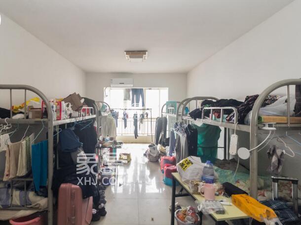 漓湘路二手房推荐 时代星城小区内有人工湖和公园，环境较为舒适宜居