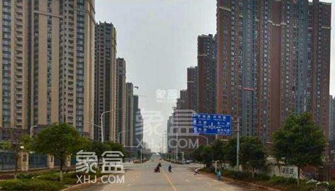 东二路二手房推荐 圆梦康乐城北临松雅湖公园 自然环境十分优越