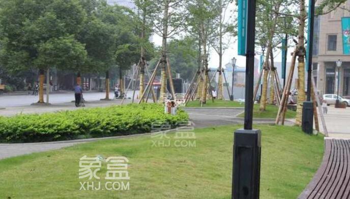 兴汉门二手房  复地崑玉国际一期私藏长沙湘江少有亲水码头，坐拥一线江景