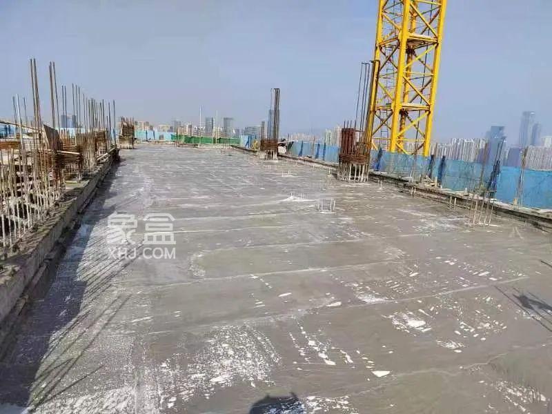 3月26日浙商銀行長沙分行大廈榮耀封頂，濱江華爾街中心建面180-302㎡商業(yè)大平層熱銷中！