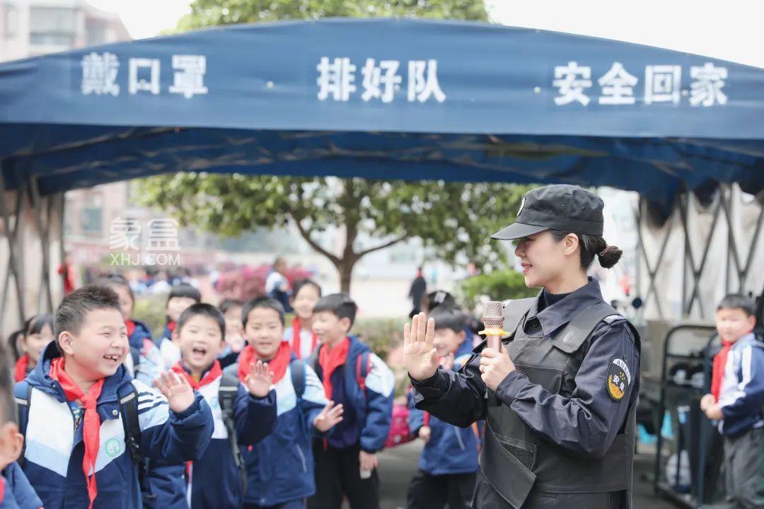 【報(bào)名季】長沙縣盼盼小學(xué)劉秋美：星沙校園保安用萬張照片記錄學(xué)生童真！