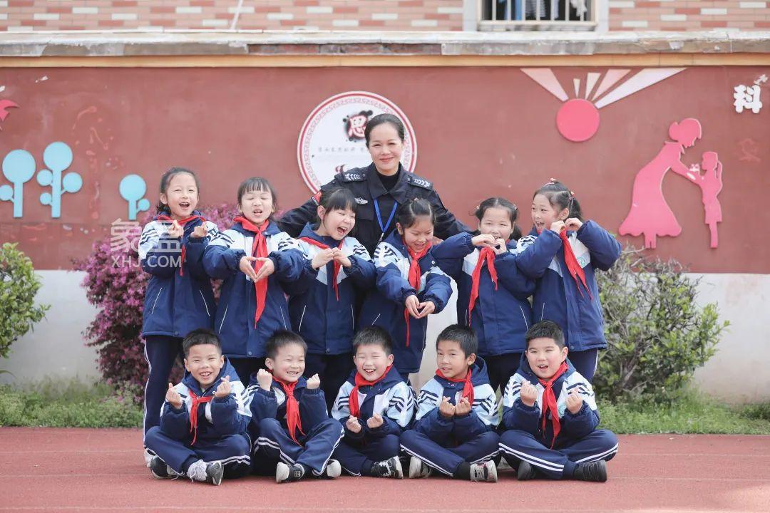 【報(bào)名季】長沙縣盼盼小學(xué)劉秋美：星沙校園保安用萬張照片記錄學(xué)生童真！