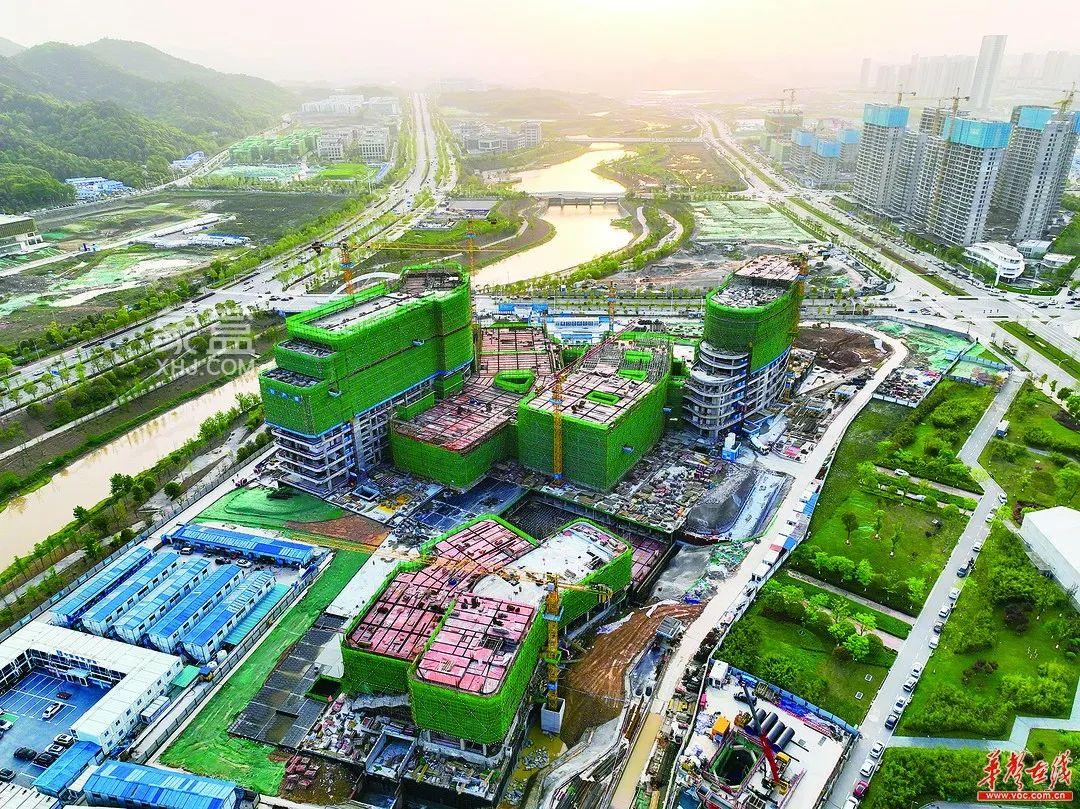 4月7日长沙市妇幼保健院（河西新院）主体结构封顶，2025年6月投入使用！