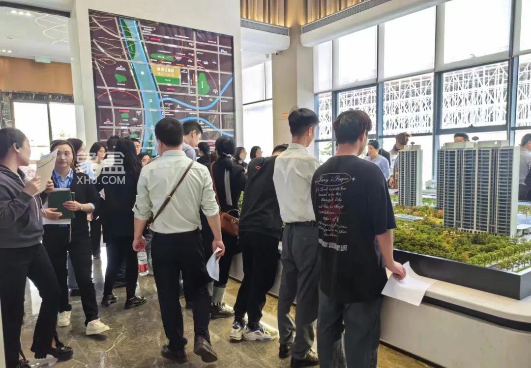 城投阅江逸府3栋建面118-143㎡9字头，兴联路国企好房！