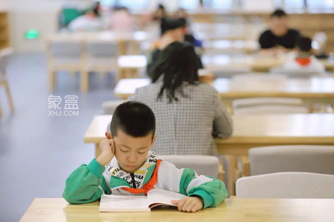 湖南師大附中星沙實(shí)驗(yàn)學(xué)校：打造10分鐘閱讀圈，這座校圖書館讓親子體驗(yàn)“悅讀”！
