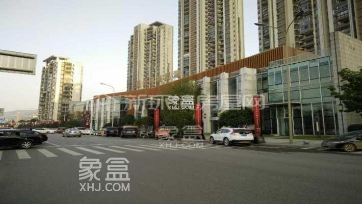 【上新季】5月8日最新房源：梅溪湖片区商业集中区，时尚简约居感好