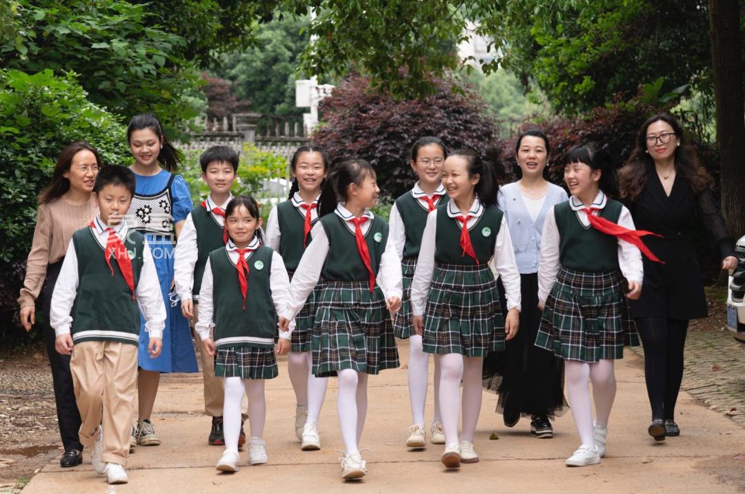 枫树山南屏锦源小学：始于2014年，足球、啦啦操特色学校！