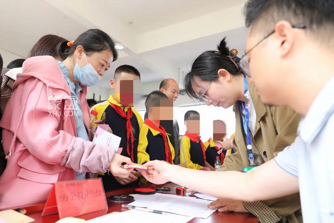 长沙县教育基金发放工作现场观摩会在天华二小举行！