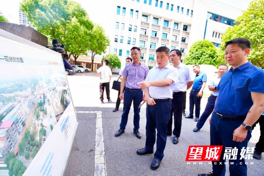 5月17日秦國良調研文源商貿城、科騰建材市場等城鎮(zhèn)老舊小區(qū)改造工作！