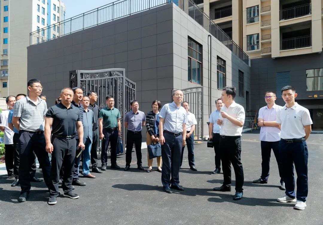 6月2日易继红调研浏阳房地产平稳健康和安全运行,并视察禧和学苑、恒大华府等保交楼项目! 6月2日易继红调研浏阳房地产平稳健康和安全运行,并视察禧和学苑、恒大华府等保交楼项目!