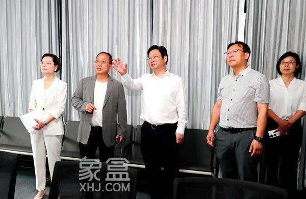 6月5日吳新偉走進(jìn)明德中學(xué)、長郡湘府中學(xué)等，督導(dǎo)考前準(zhǔn)備和服務(wù)保障工作!