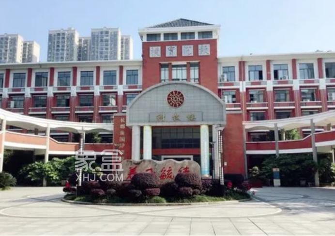 长沙梅溪湖南岸的二手房价，已经快赶上市府板块了！