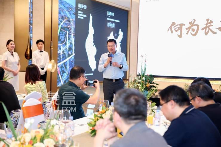 6月29日鑫远融泽府媒体线下沙龙如约而至，省府建面213-265㎡大平层即将入市！