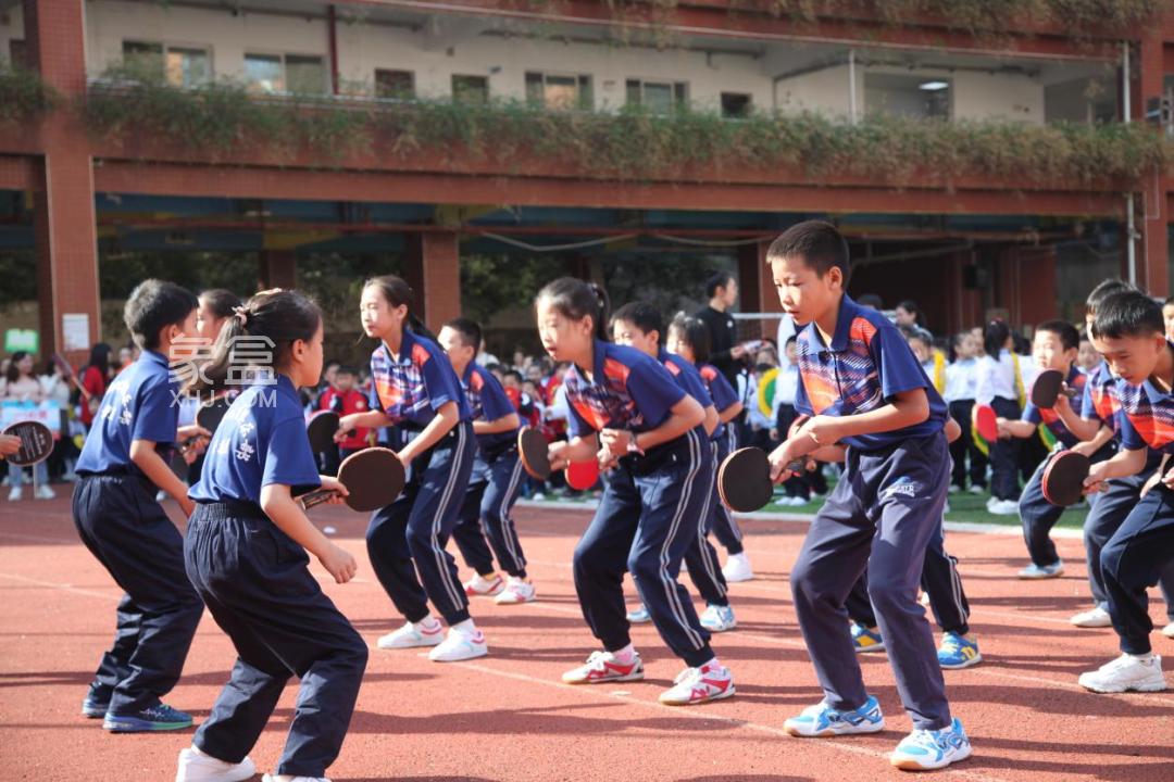 长沙小学体育老师图片（长沙小学体育老师图片高清）《长沙小学体育老师工资高吗》