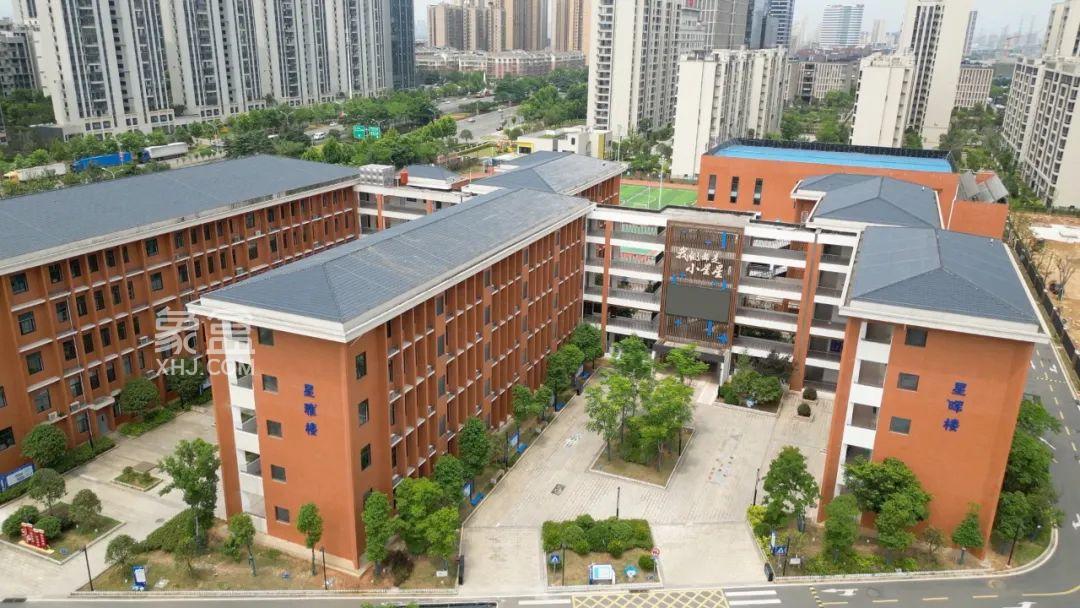 湖南第一師范學(xué)院星沙實(shí)驗(yàn)小學(xué)：長沙縣六年制公辦完全小學(xué)！