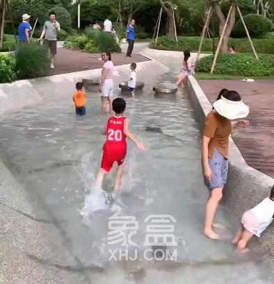 【夏日安家節(jié)】濱江新城的這個(gè)小區(qū)，竟然能玩水、打水仗！