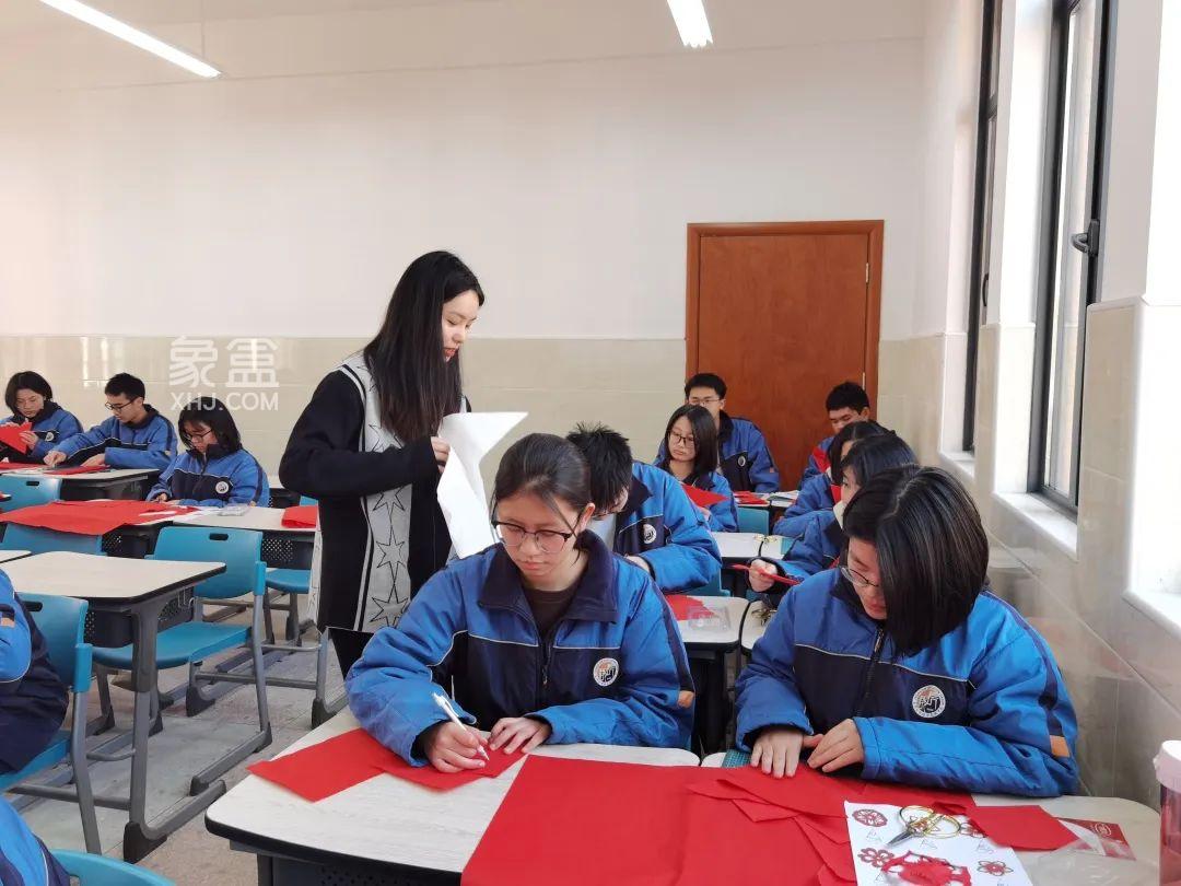長郡自貿(mào)臨空高級中學(xué)：長沙縣人民政府與長郡中學(xué)合作辦學(xué)的新創(chuàng)學(xué)校！