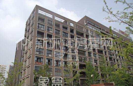 8月1日全新房源：配套長郡梅溪名校+六號線正地鐵口的周正三室，居感舒適價格科學