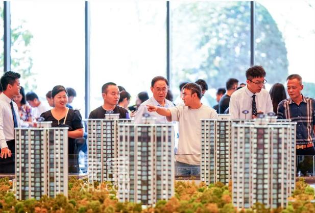 8月5日运达会展湾二期开盘劲销5亿元，建面143-176㎡全装修房热销中！