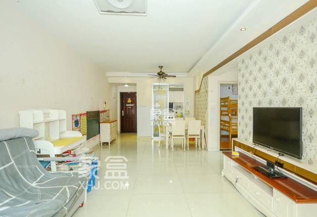 8月26日全新房源：梅溪湖三室精裝，正地鐵口和名小初高中配套，價(jià)格科學(xué)適中