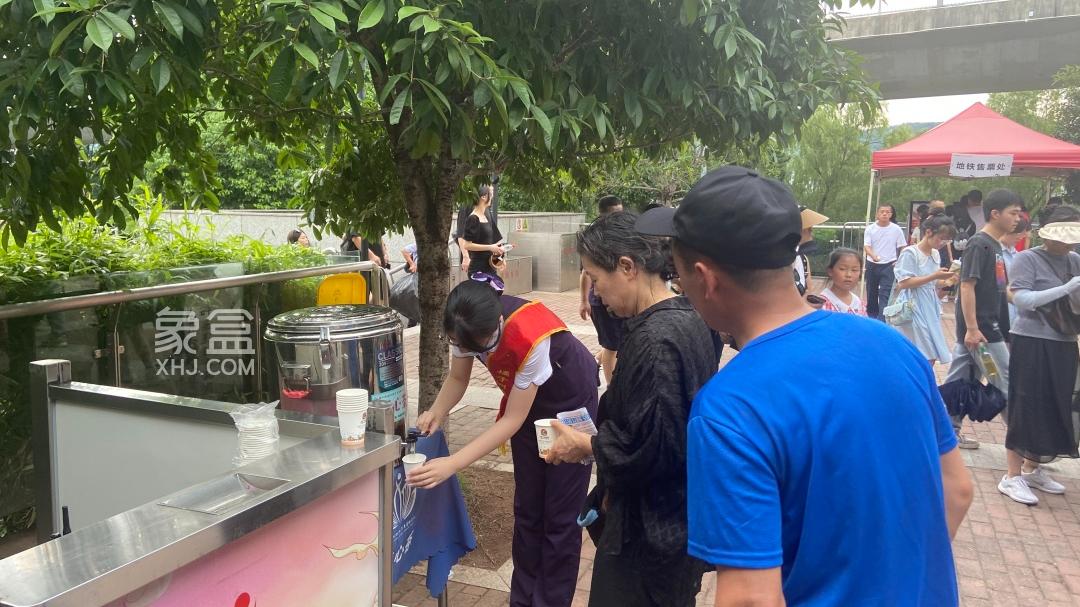 7月1日-8月31日暑假長沙地鐵運(yùn)送乘客1.8億余人次，客流量增長逾30%！